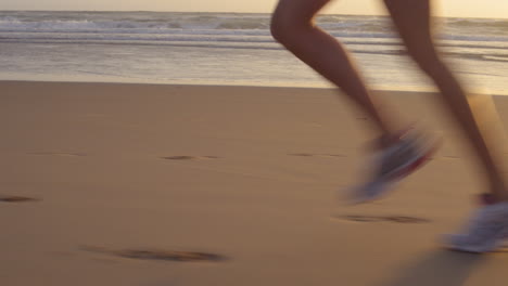 Running-woman-feet-close-up-exercise